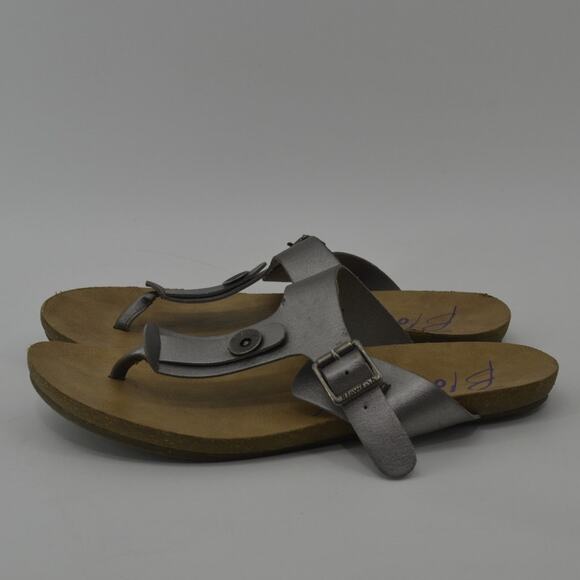 Blowfish Sandals Silver Metallic Thong Buckle Casual Silver 8.5 - Picture 2 of 11